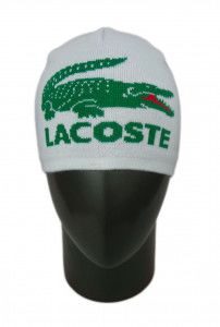 Шапка с маркой Lacoste